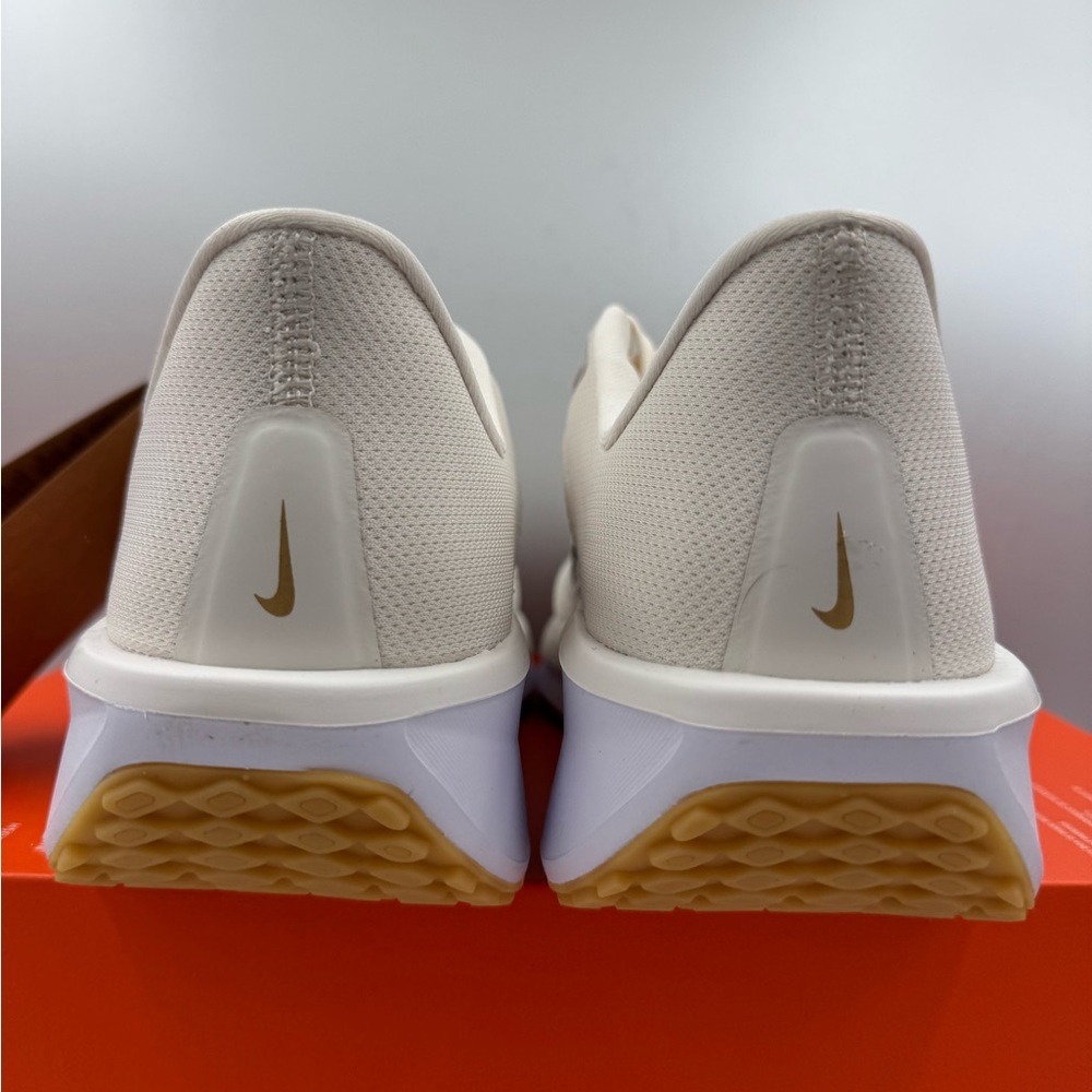 Nike Quest 6 Phantom Metallic Gold BRAND NEW Size 10 Women - Picture 4 of 8